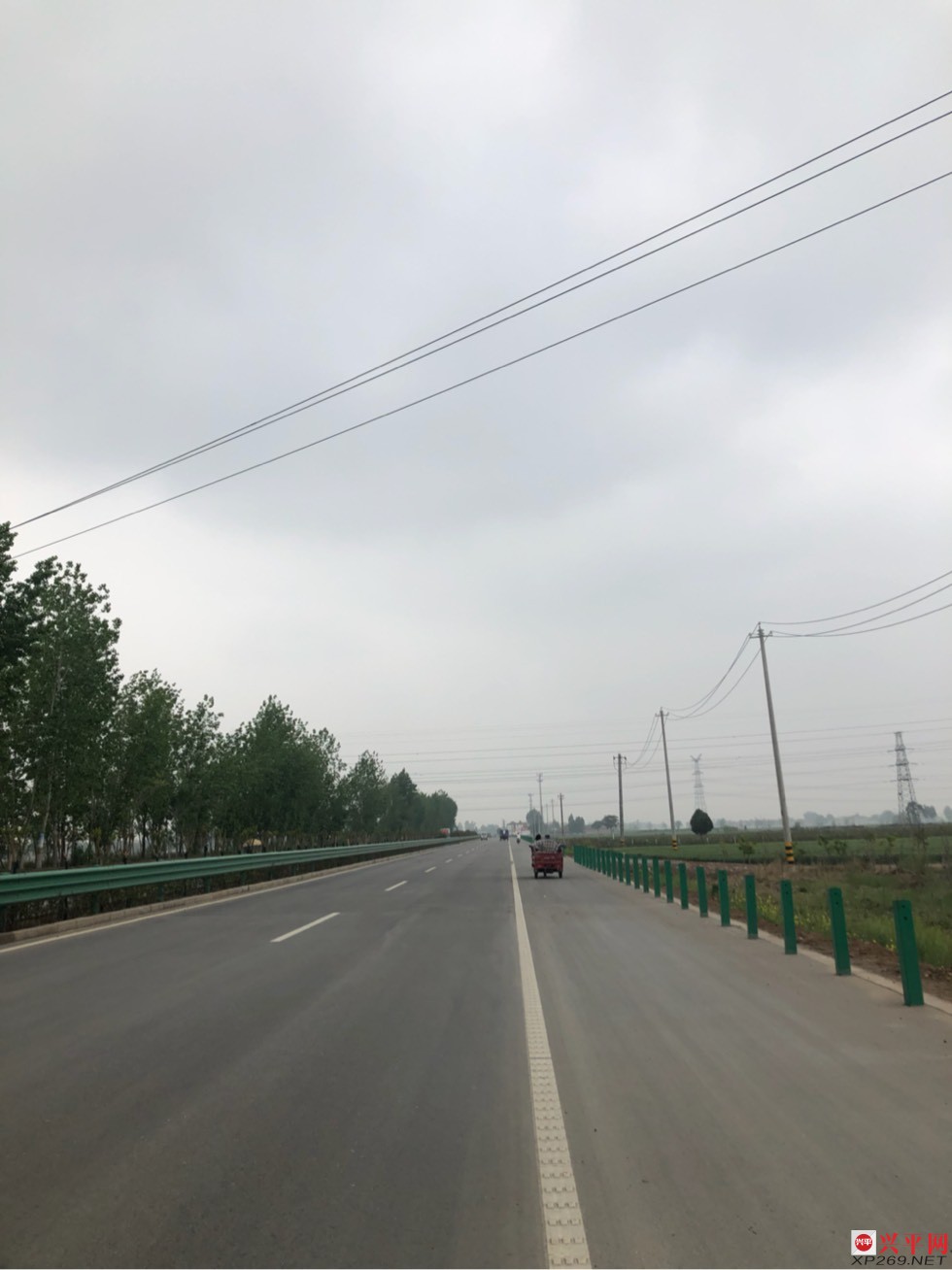 全新的中线道路平坦宽阔